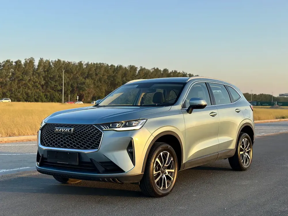 Under warranty till 2028 service history - Image 8