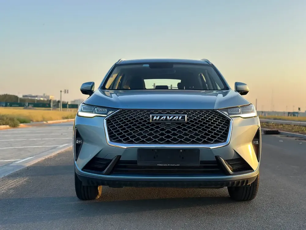 Under warranty till 2028 service history - Image 9