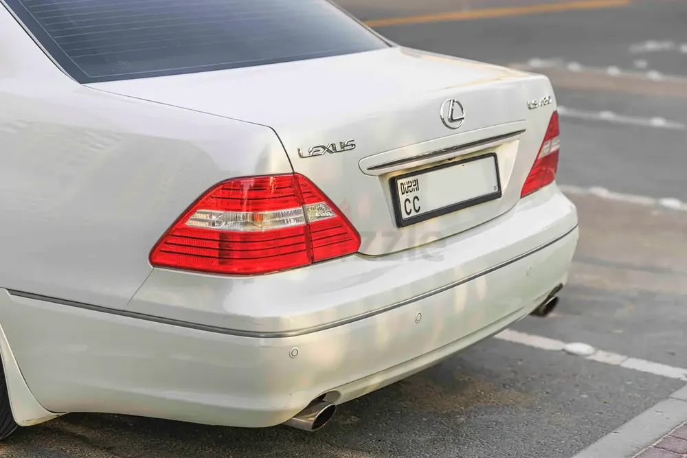 Lexus LS 430 2004  - Full ultra luxury- Pristine Condition - Image 5