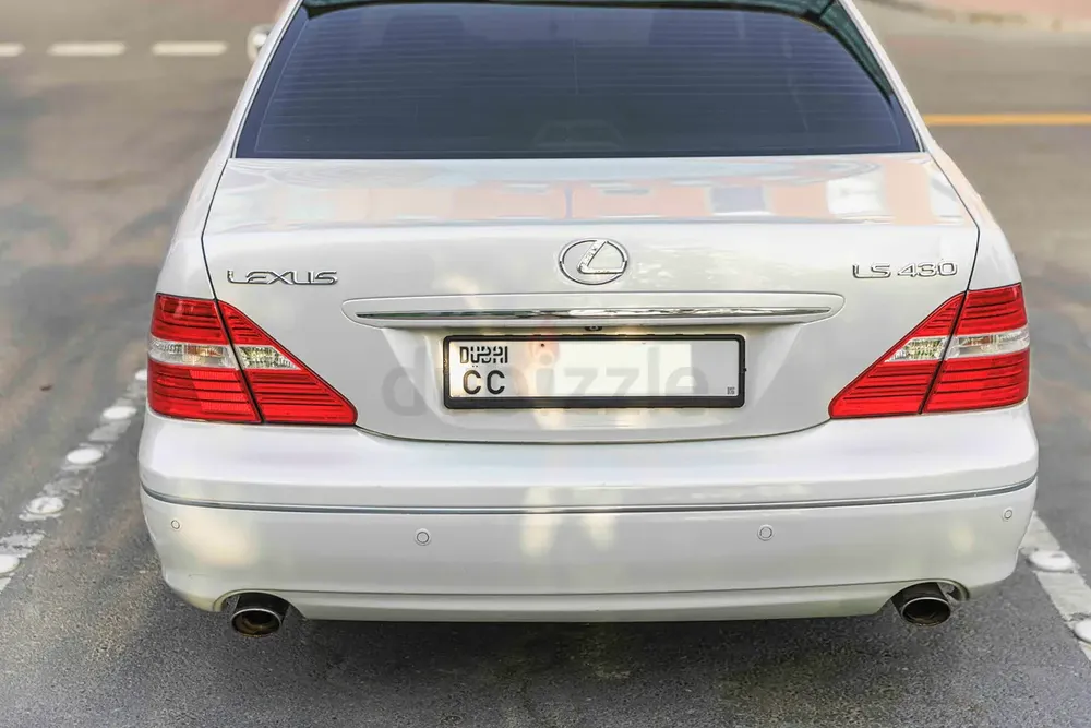 Lexus LS 430 2004  - Full ultra luxury- Pristine Condition - Image 6