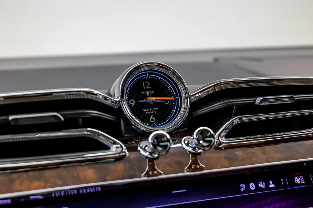 BENTLEY BENTAYGA V8 I FIRST Edition I Warranty I Service I High Specification - Image 14