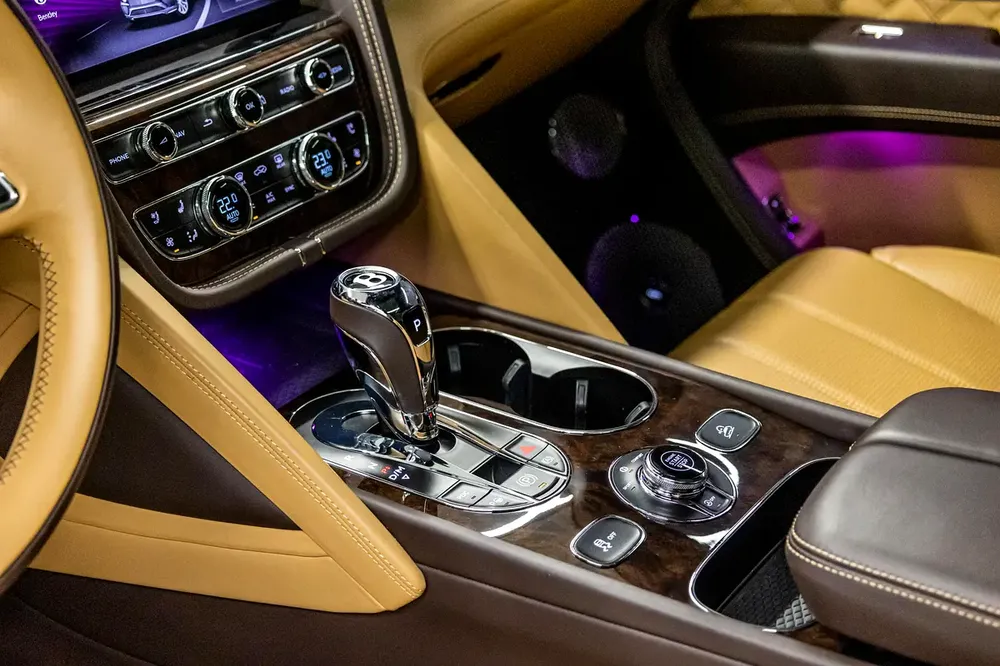 BENTLEY BENTAYGA V8 I FIRST Edition I Warranty I Service I High Specification - Image 17