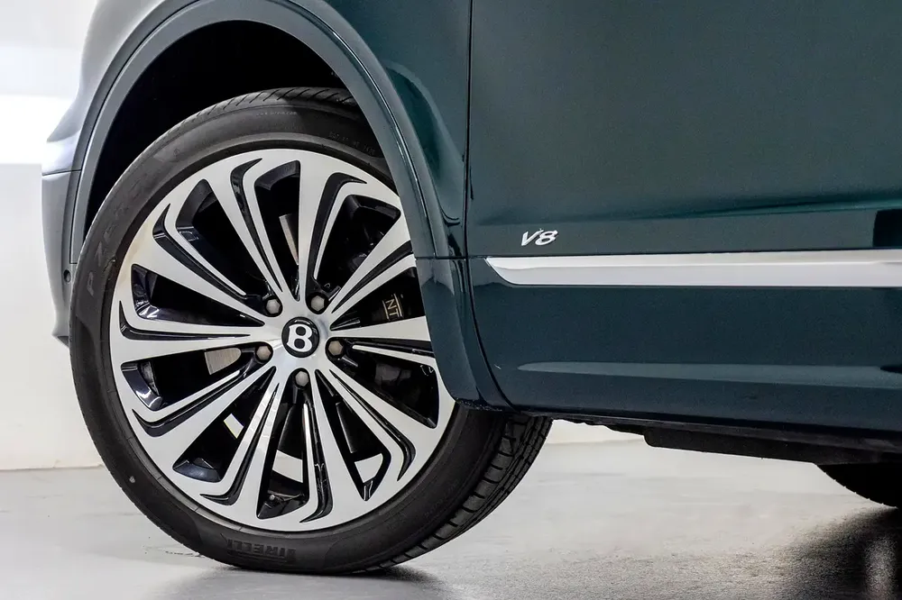 BENTLEY BENTAYGA V8 I FIRST Edition I Warranty I Service I High Specification - Image 5