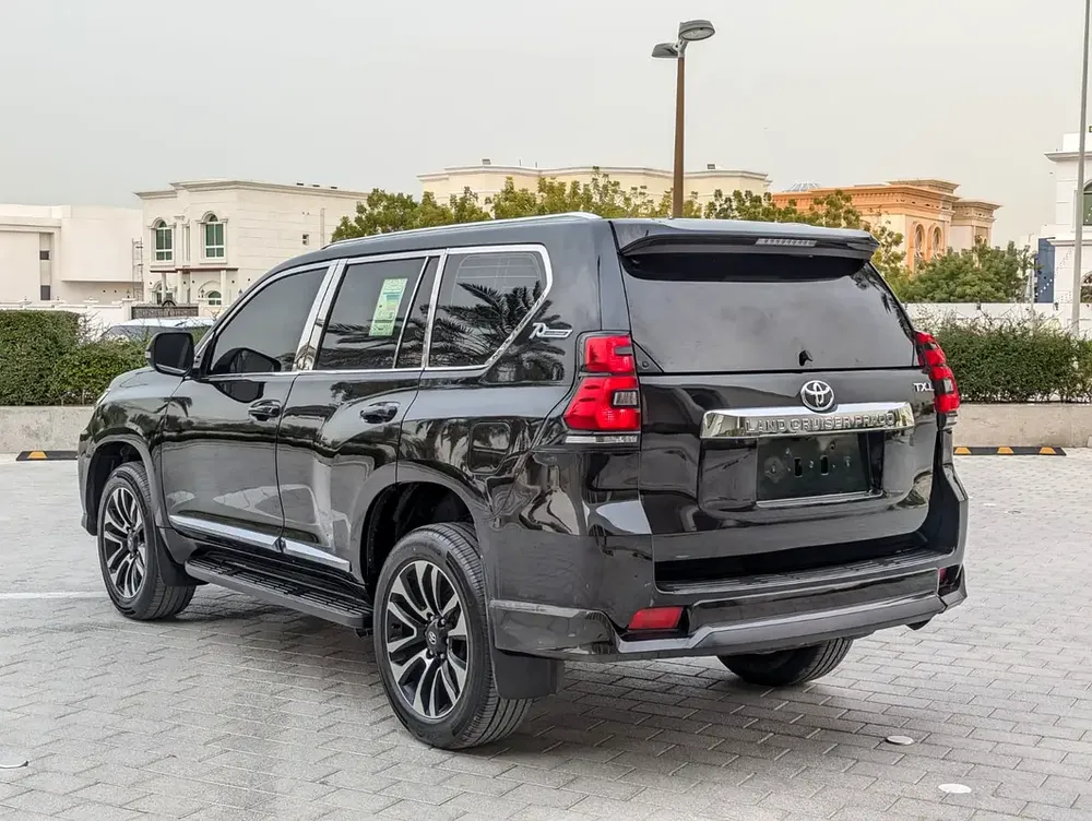 TOYOTA PRADO 2018 GCC V6 4.0L IN EXCELLENT CONDITION - Image 15