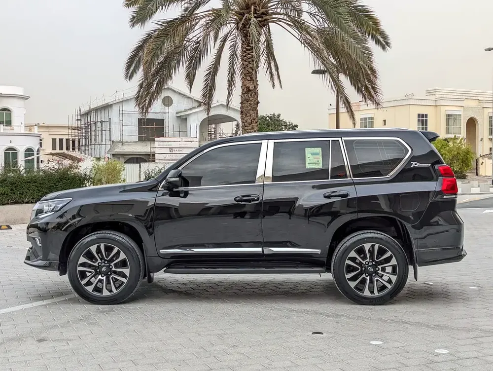 TOYOTA PRADO 2018 GCC V6 4.0L IN EXCELLENT CONDITION - Image 16
