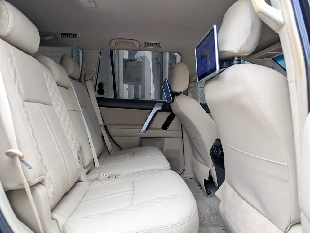 TOYOTA PRADO 2018 GCC V6 4.0L IN EXCELLENT CONDITION - Image 5