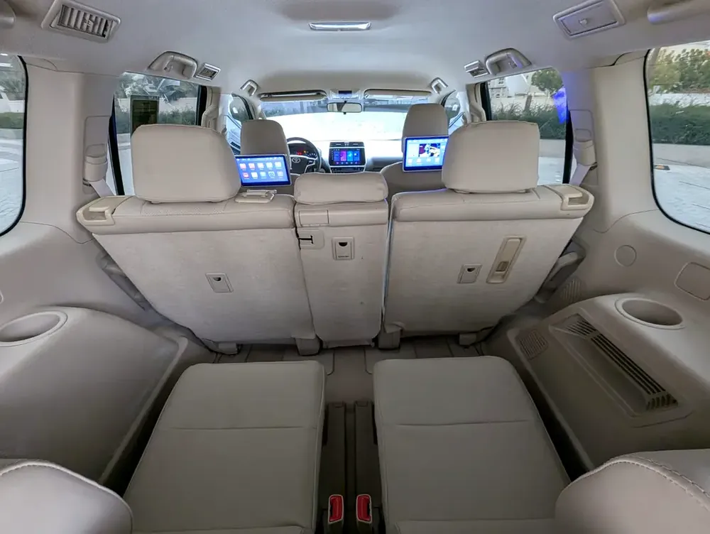 TOYOTA PRADO 2018 GCC V6 4.0L IN EXCELLENT CONDITION - Image 6