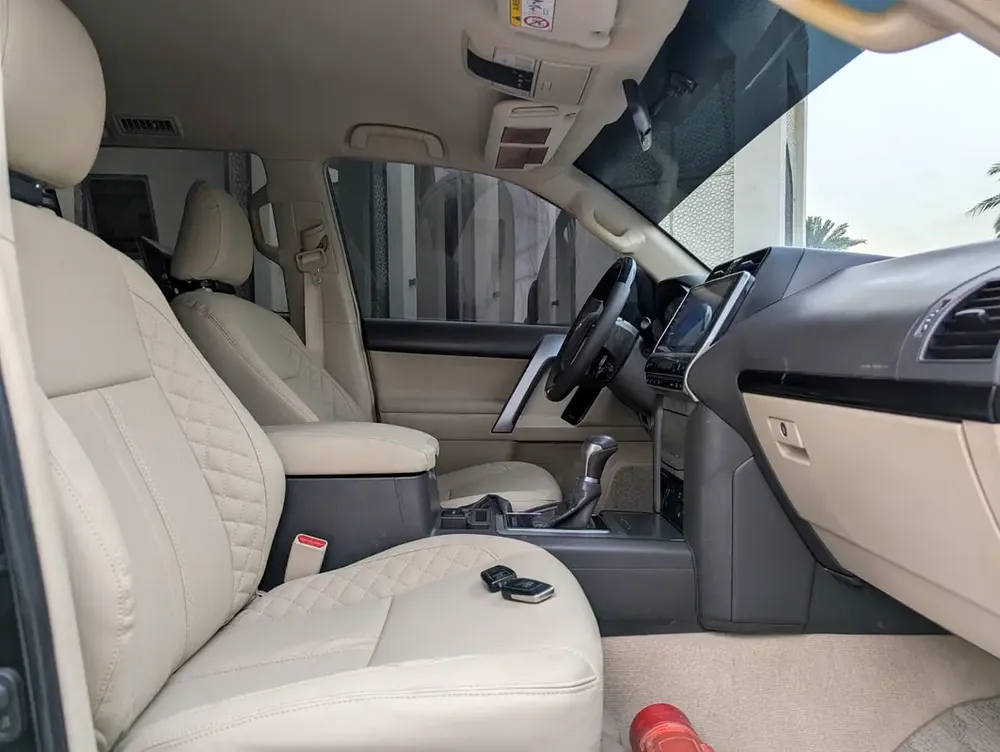 TOYOTA PRADO 2018 GCC V6 4.0L IN EXCELLENT CONDITION - Image 7