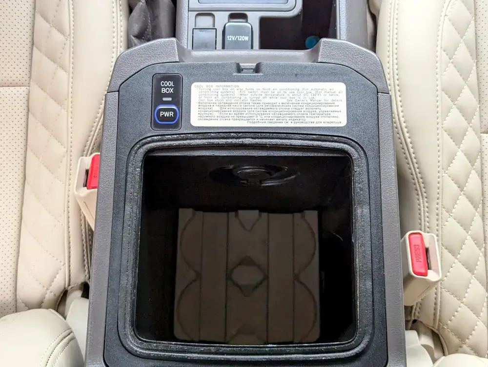 TOYOTA PRADO 2018 GCC V6 4.0L IN EXCELLENT CONDITION - Image 9