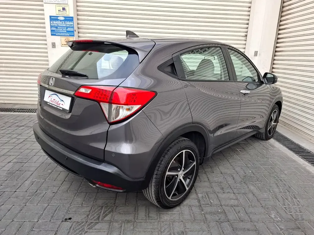 Honda HRV 2021 full service history accident free single owner - Image 6