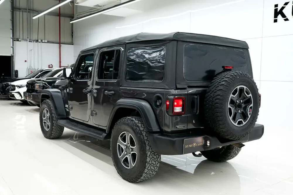 2019 JEEP WRANGLER UNLIMITED SPORTS IN EXCELLENT CONDITION - Image 5