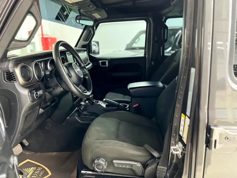 2019 JEEP WRANGLER UNLIMITED SPORTS IN EXCELLENT CONDITION - Image 9