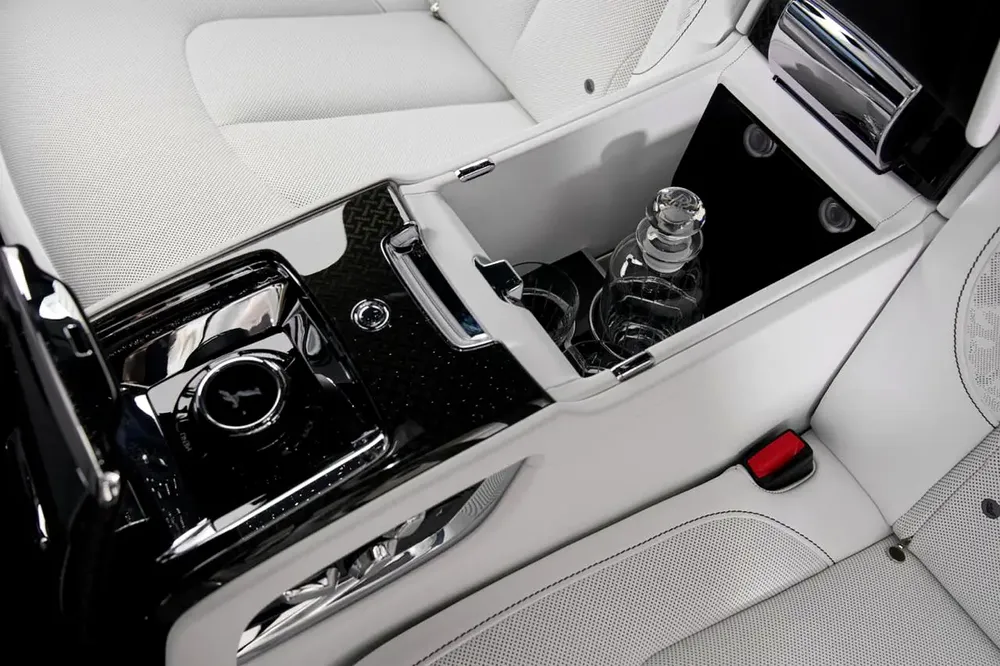 ROLLS ROYCE CULLINAN BLACK BADGE, 2026, GCC, WARRANTY AND SERVICE CONTRACT, ZERO, SPECIAL ORDERED - Image 14