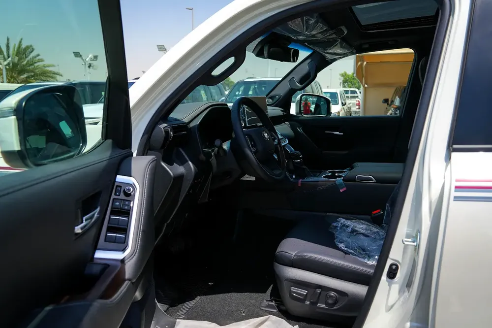 2026 Toyota Land Cruiser GXR 3.3 DSL Radar JBL - Image 13
