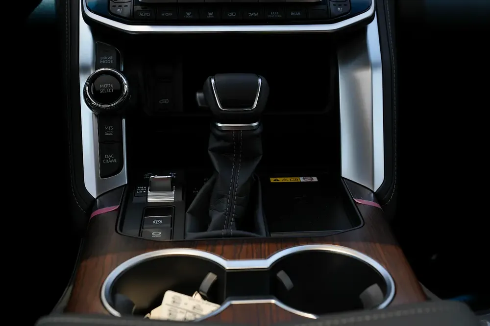 2026 Toyota Land Cruiser GXR 3.3 DSL Radar JBL - Image 19