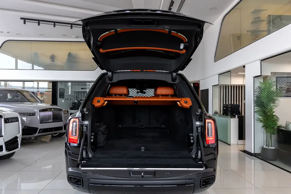 Rolls-Royce Cullinan | Black Badge | GCC Specs | Dealer Warranty & Service Contract (AGMC) | 202 - Image 20