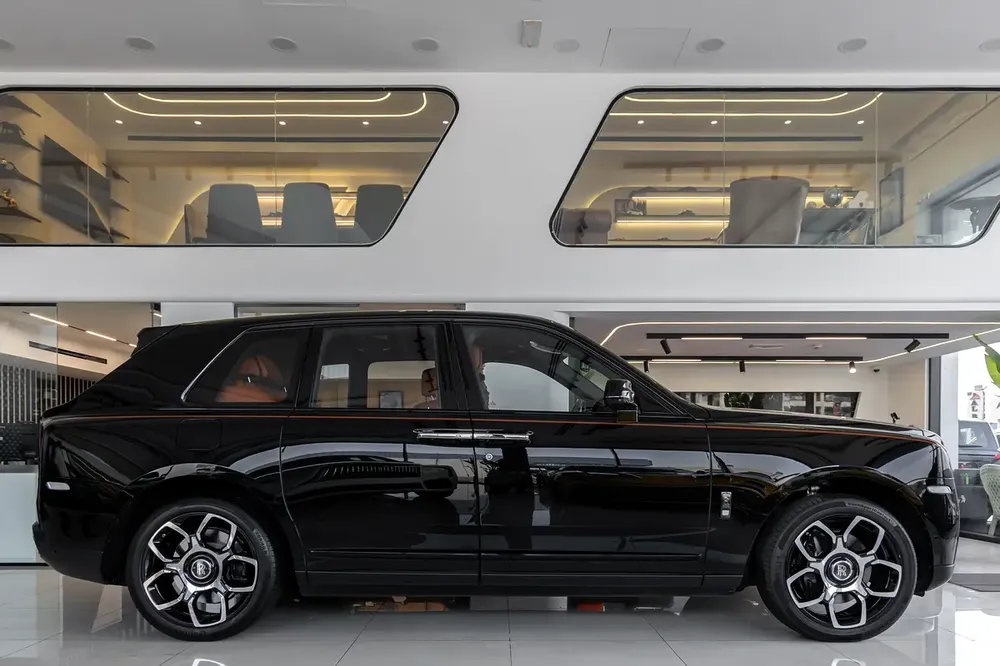 Rolls-Royce Cullinan | Black Badge | GCC Specs | Dealer Warranty & Service Contract (AGMC) | 202 - Image 7