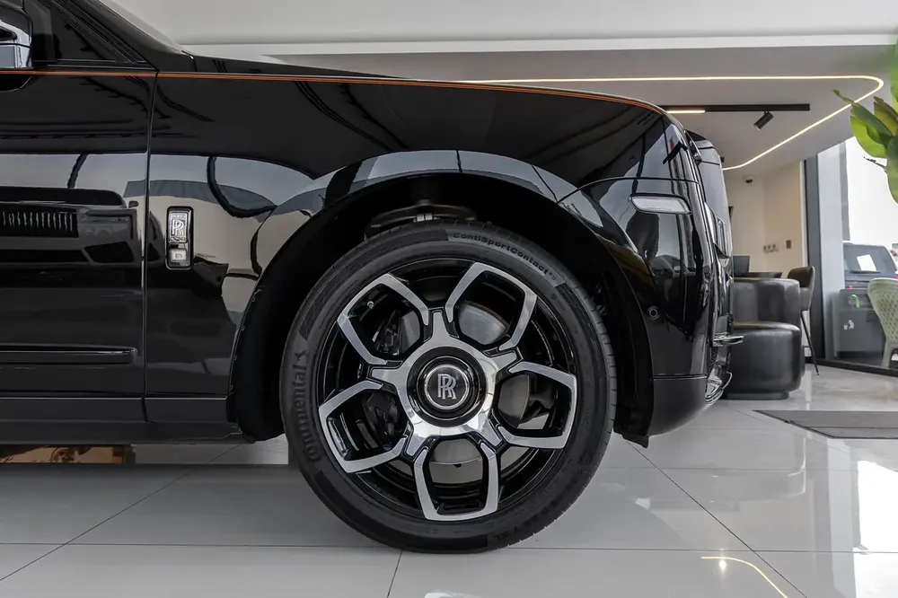 Rolls-Royce Cullinan | Black Badge | GCC Specs | Dealer Warranty & Service Contract (AGMC) | 202 - Image 8