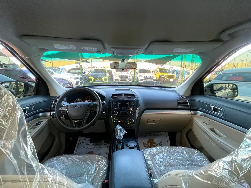 4x4 2017 GCC Ford Explorer // Super Clean// No Accident Or Mechanical Issue// Fully Maintained Car - Image 10