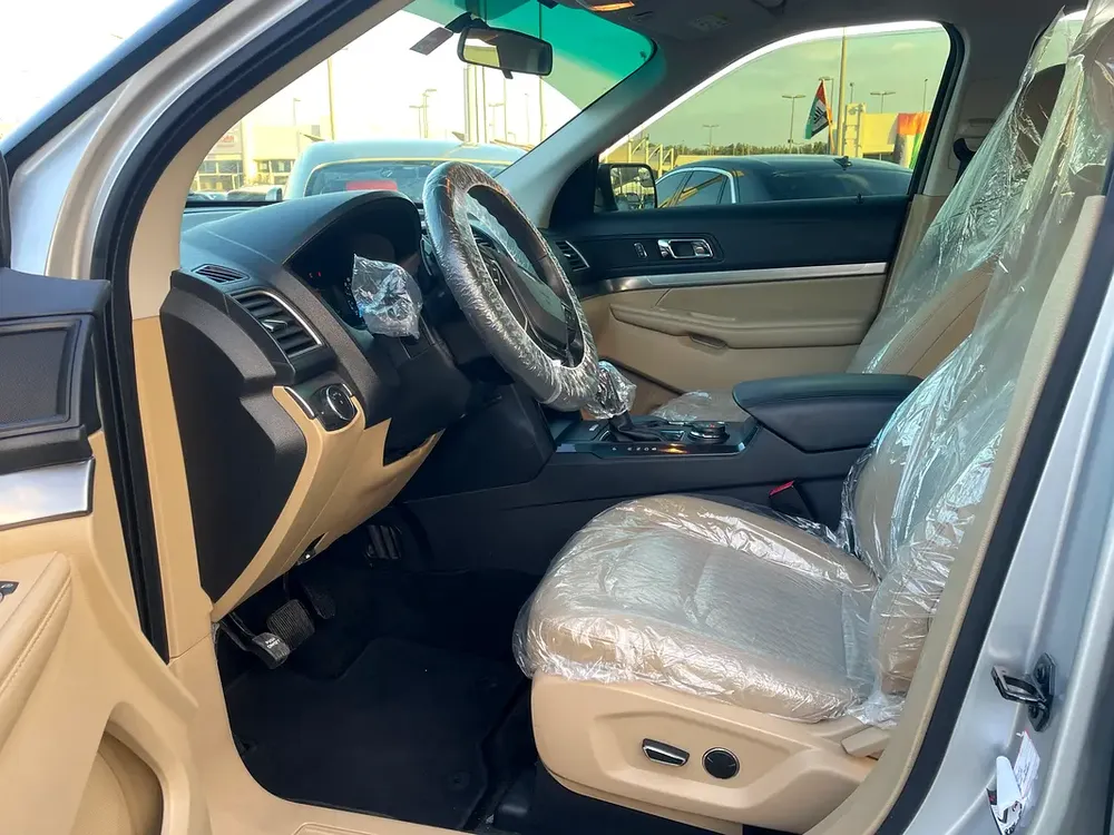 4x4 2017 GCC Ford Explorer // Super Clean// No Accident Or Mechanical Issue// Fully Maintained Car - Image 11