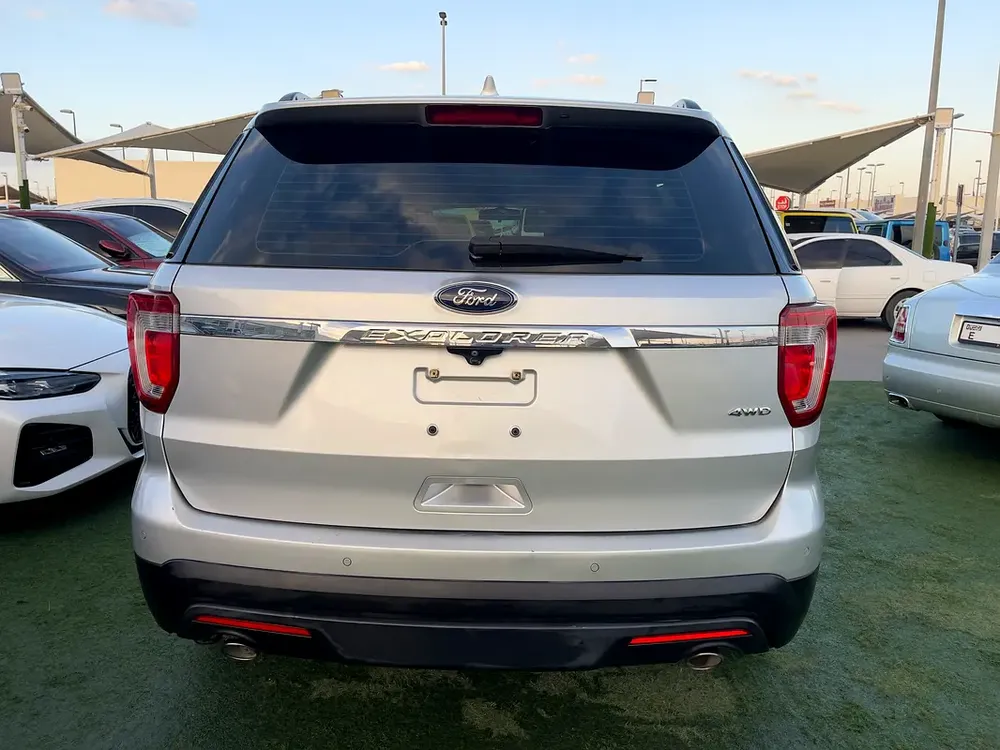 4x4 2017 GCC Ford Explorer // Super Clean// No Accident Or Mechanical Issue// Fully Maintained Car - Image 7