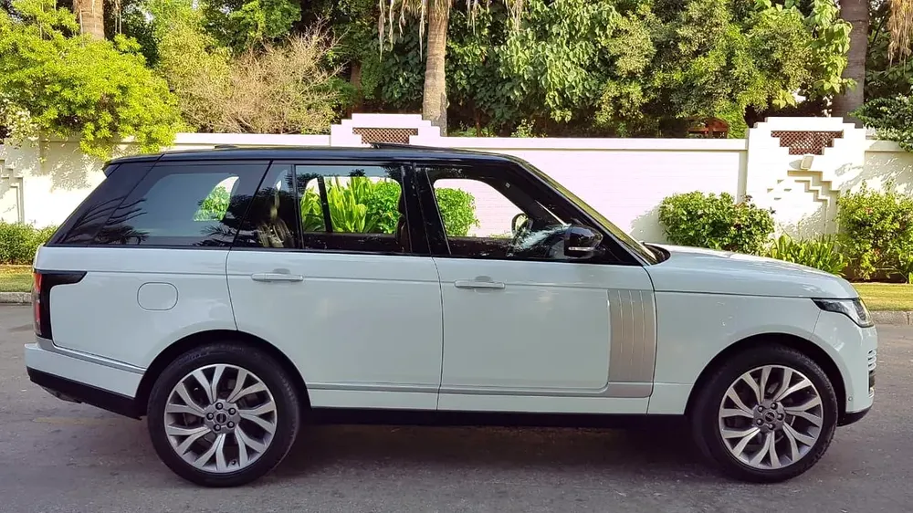 VIP 2021 FACELIFT RANGE ROVER VOGUE .. F.S.H .. FULLY LOADED … TOP RANGE .. RED INTERIOR - Image 12