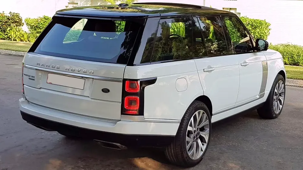 VIP 2021 FACELIFT RANGE ROVER VOGUE .. F.S.H .. FULLY LOADED … TOP RANGE .. RED INTERIOR - Image 4