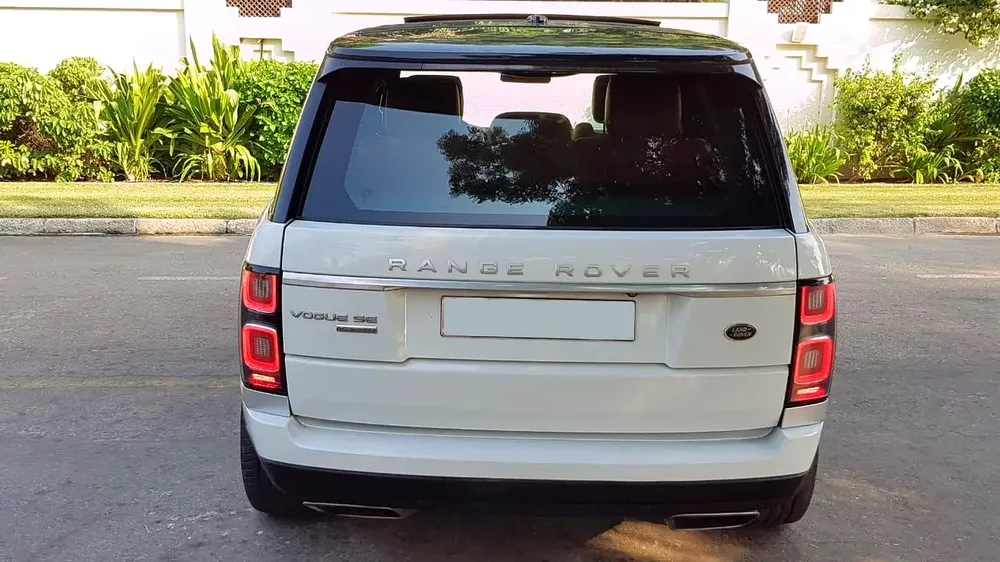 VIP 2021 FACELIFT RANGE ROVER VOGUE .. F.S.H .. FULLY LOADED … TOP RANGE .. RED INTERIOR - Image 6