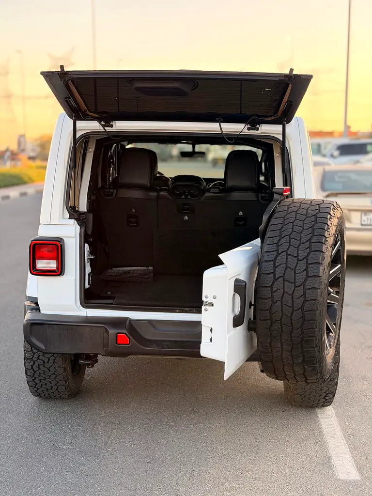 Jeep Wrangler Unlimited Sahara 2022 - 4x4 - Low Mileage - Ready for Adventure - Image 17