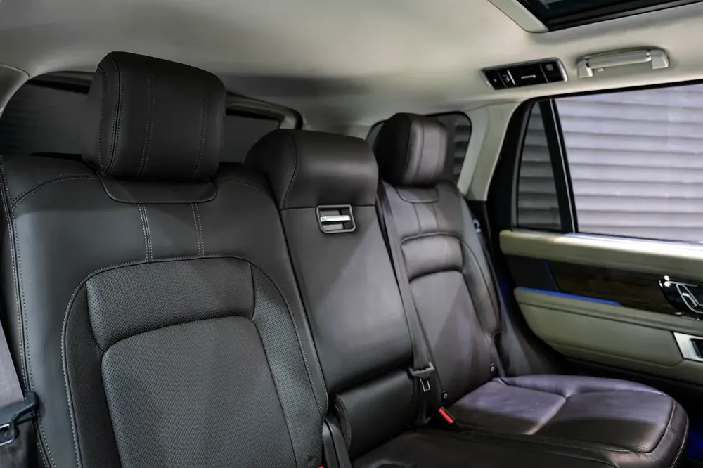 2019 Range Rover Vogue SE Supercharged LWB, Advanced Driver Assistance Pack, Panoramic Roof,GCC Spec - Image 10