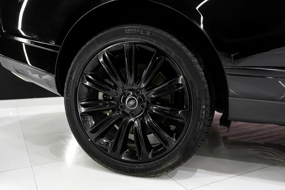 2019 Range Rover Vogue SE Supercharged LWB, Advanced Driver Assistance Pack, Panoramic Roof,GCC Spec - Image 15