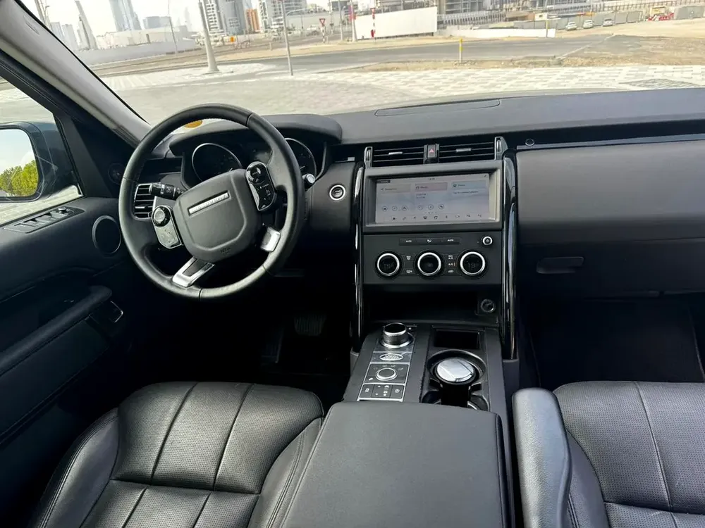 Land Rover Discovery SE 2019, GCC Specs - Image 8