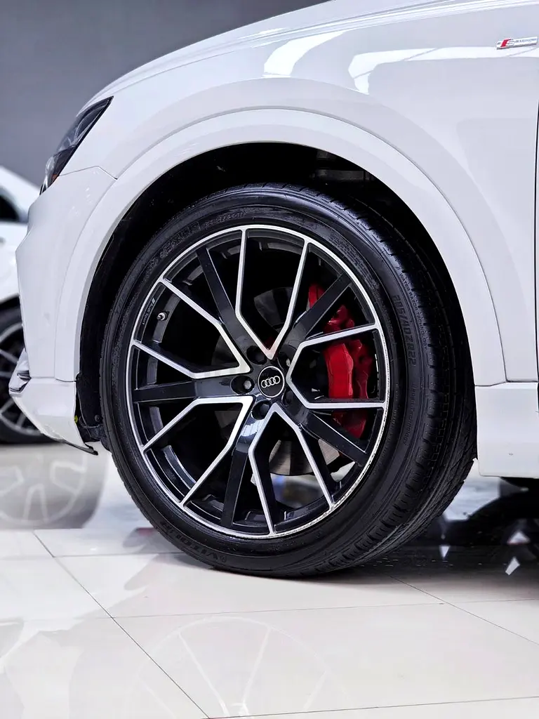 2022 Audi Q8 55 TFSI quattro S line | Pristine Condition - Image 8