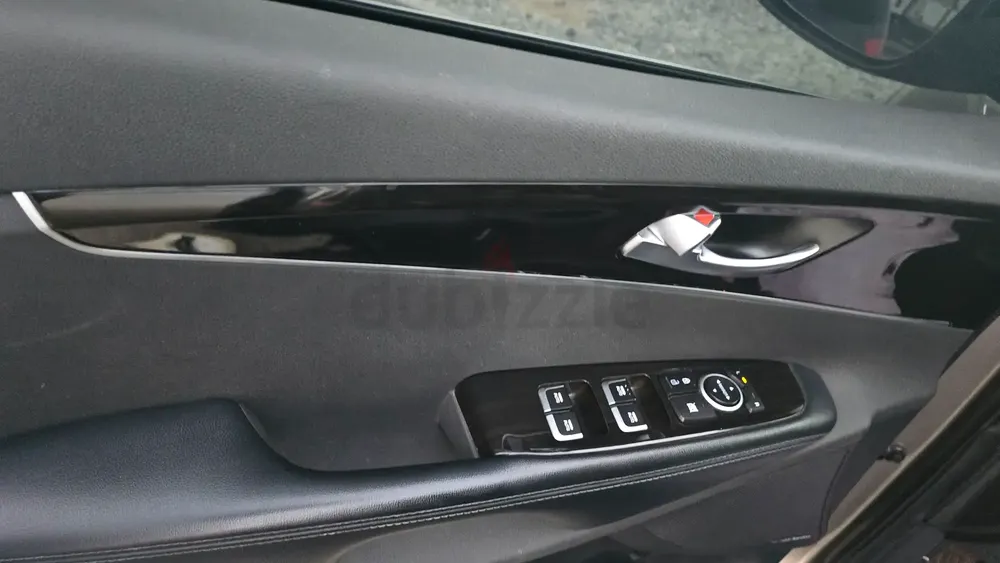 KIA Sorento SX Limited - Full-Option / Top Trim) - 2019 - Image 19