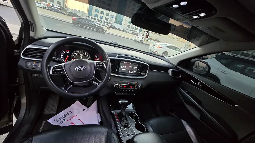 KIA Sorento SX Limited - Full-Option / Top Trim) - 2019 - Image 6