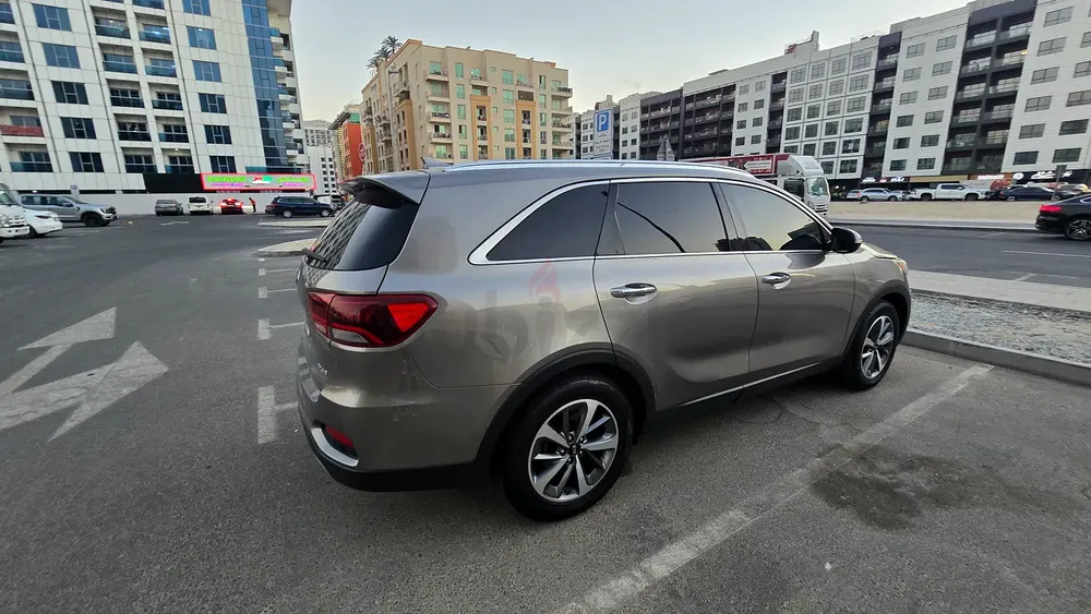 KIA Sorento SX Limited - Full-Option / Top Trim) - 2019 - Image 7