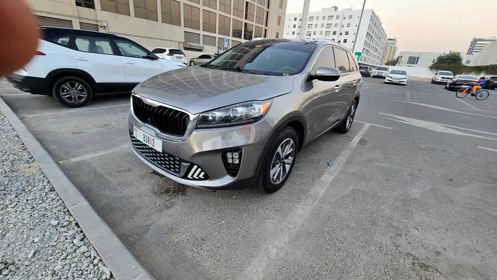 KIA Sorento SX Limited - Full-Option / Top Trim) - 2019 - Image 8