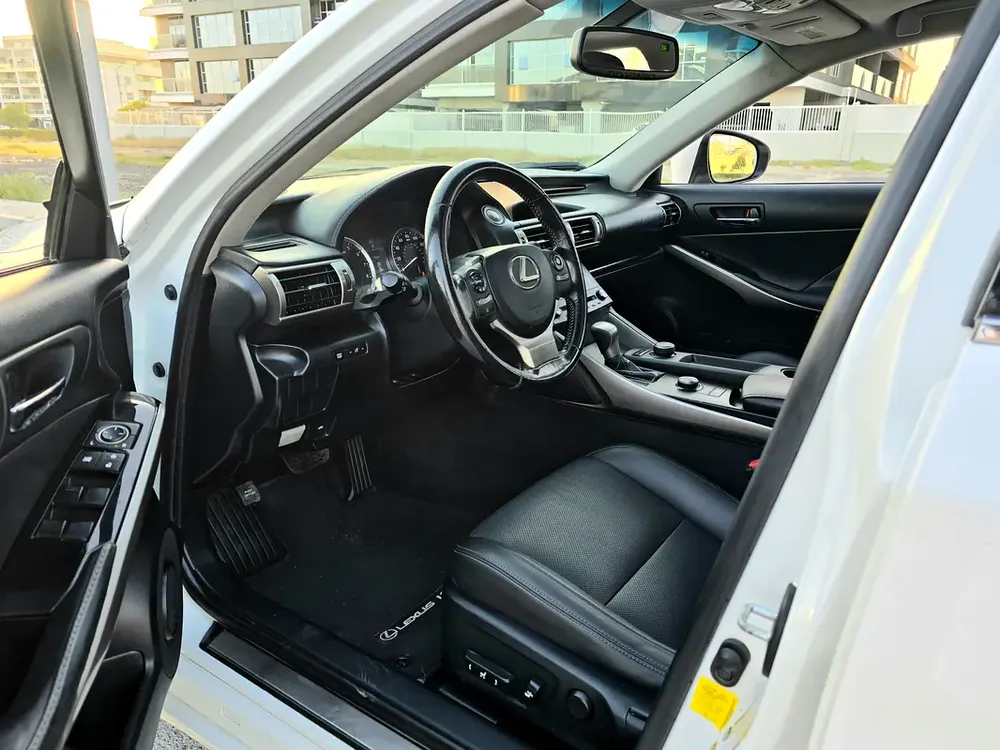 Lexus IS250 2015 Platinum / 2.5L - 6 Cylinder / American Specifications / Single Owner in UAE - Image 11