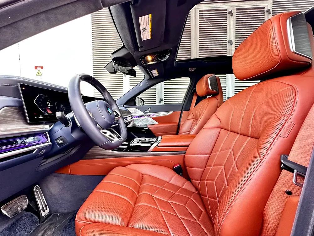 2024 BMW 760Li – CLEAN TITLE – CLEAN CARFAX - Image 9