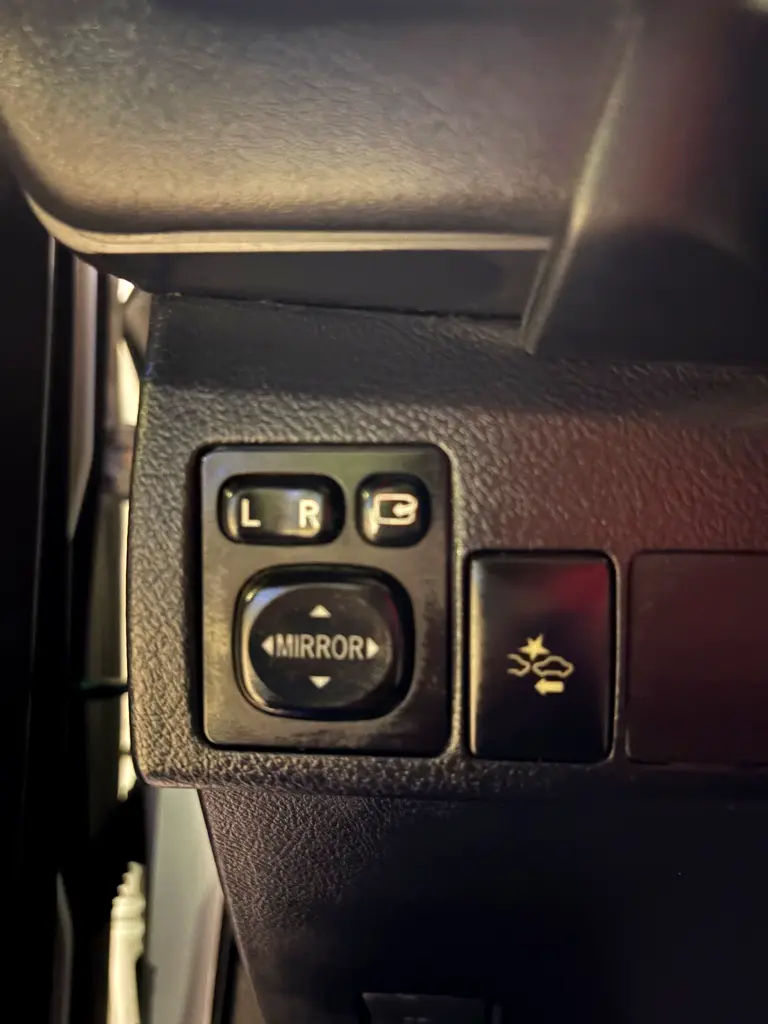 Toyota Corolla IM 2017 Hachback - Image 11