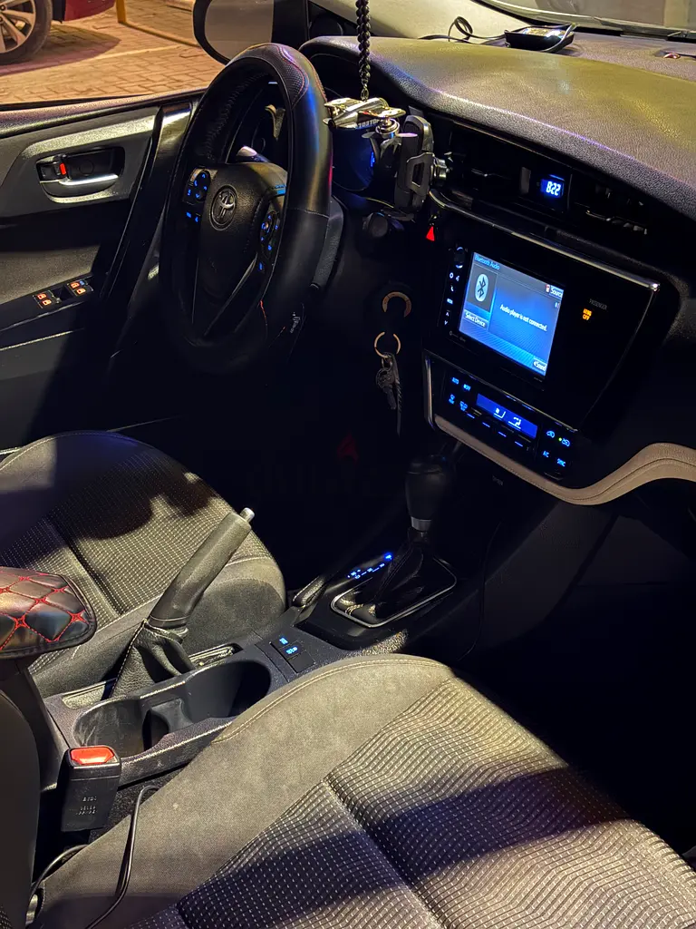 Toyota Corolla IM 2017 Hachback - Image 6
