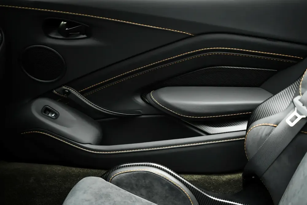 2023 ASTON MARTIN V12 VANTAGE - Image 12