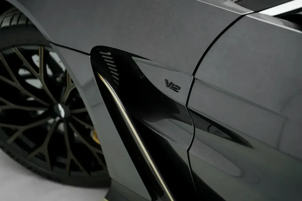 2023 ASTON MARTIN V12 VANTAGE - Image 15
