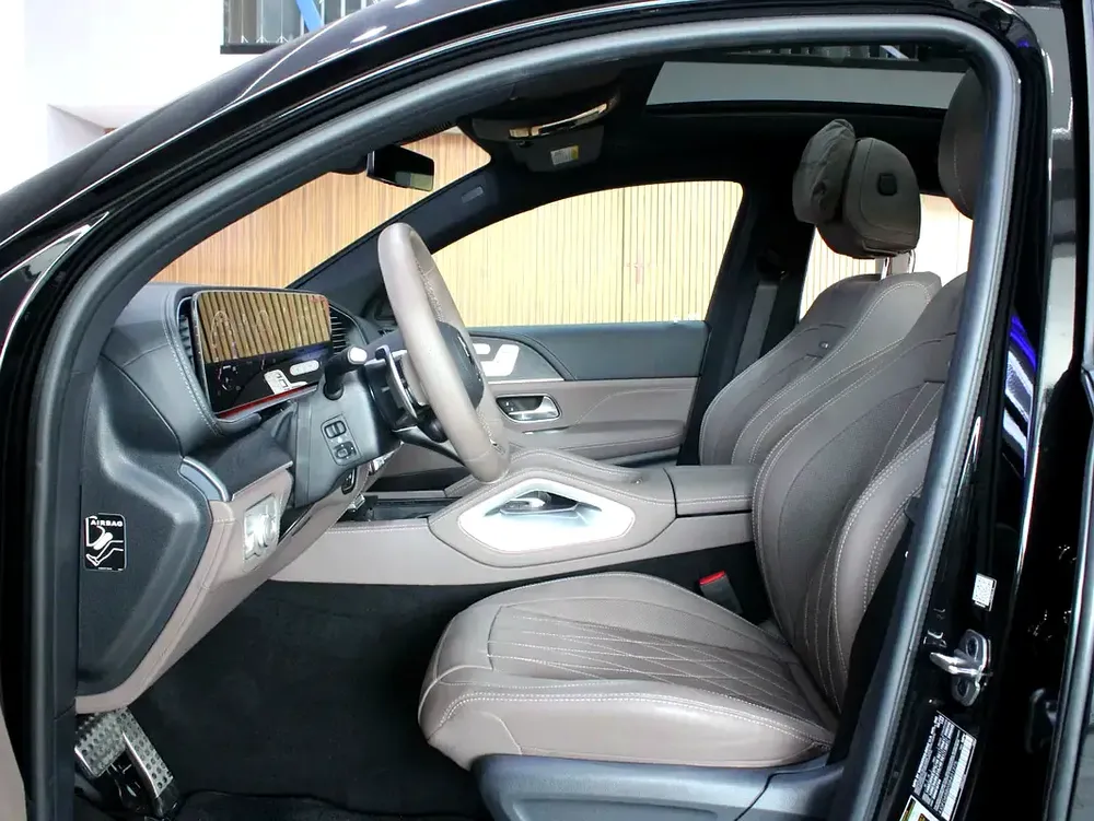 2025 Mercedes-Benz GLE 53 AMG 4Matic Plus - Like New! - Image 10