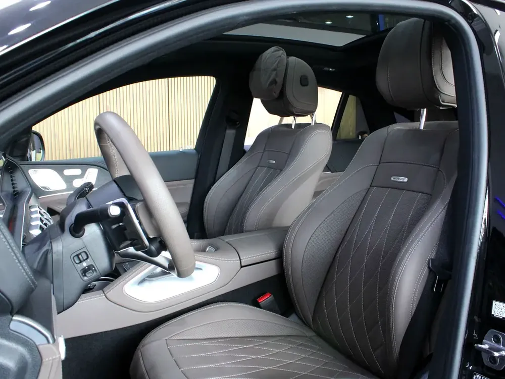 2025 Mercedes-Benz GLE 53 AMG 4Matic Plus - Like New! - Image 11