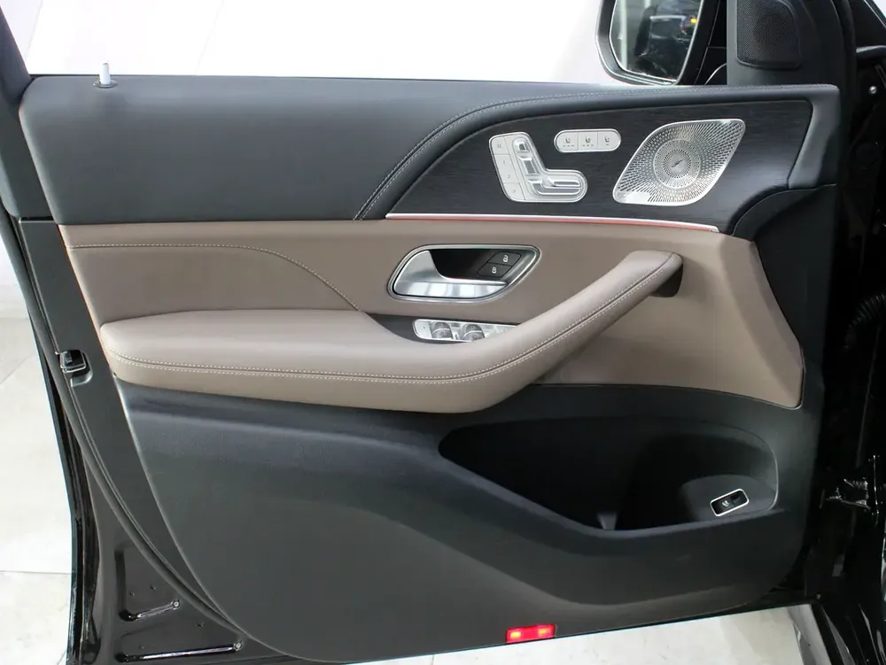 2025 Mercedes-Benz GLE 53 AMG 4Matic Plus - Like New! - Image 19