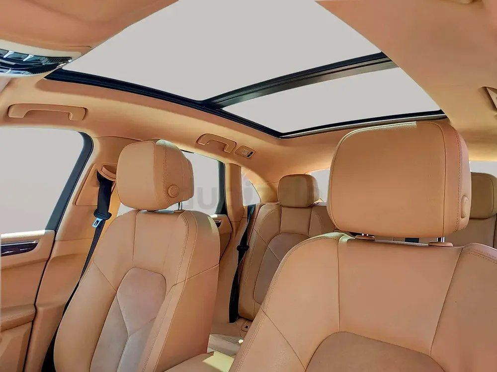 AED 3427/month | 2015 Porsche Macan  | GCC Specs | Ref#477212 - Image 11