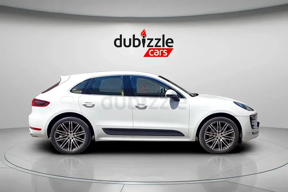 AED 3427/month | 2015 Porsche Macan  | GCC Specs | Ref#477212 - Image 4