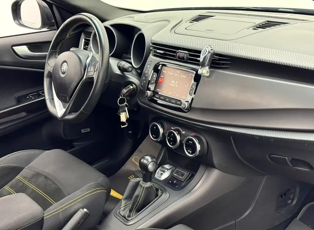 2021 Alfa Romeo Giulietta Veloce, 1 Year Warranty, Alfa Service History, GCC - Image 15