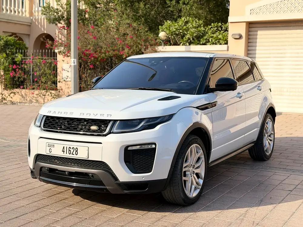 Range Rover Evouge R Dynamic White 2016 Low Mileage In Excellent Condition - Image 4